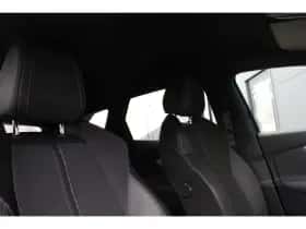 Peugeot 3008 (2022) thumbnail 4