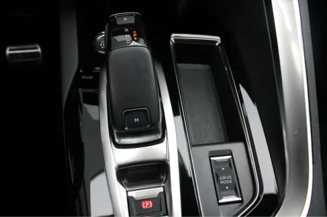 Peugeot 3008 (2022) thumbnail 37
