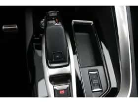Peugeot 3008 (2022) thumbnail 37