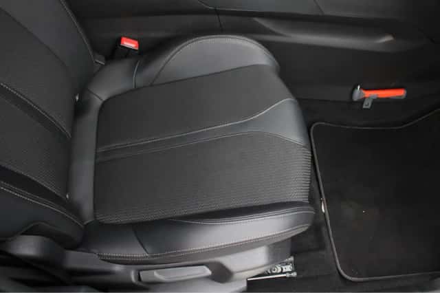 Peugeot 3008 (2022) thumbnail 5