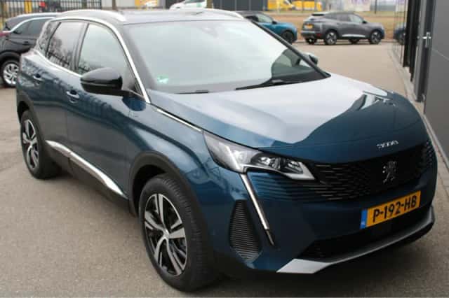 Peugeot 3008 (2022) thumbnail 8