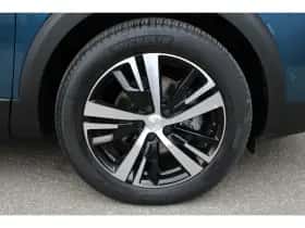 Peugeot 3008 (2022) thumbnail 9