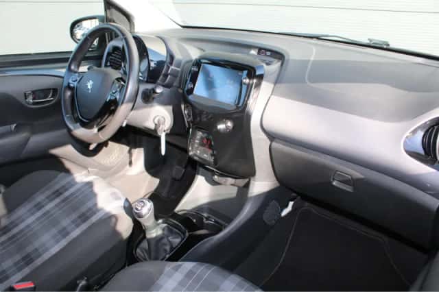 Peugeot 108 (2020) thumbnail 3