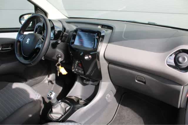 Peugeot 108 (2020) thumbnail 3