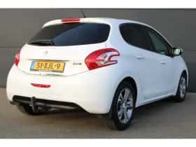 Peugeot 208 (2012) thumbnail 2