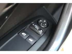 Peugeot 208 (2012) thumbnail 18