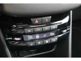 Peugeot 208 (2012) thumbnail 22