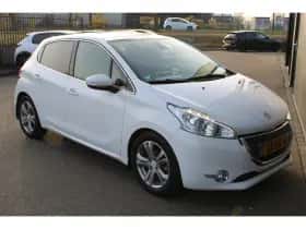 Peugeot 208 (2012) thumbnail 9