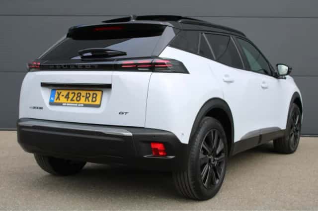 Peugeot e-2008 (2024) thumbnail 2