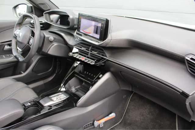 Peugeot e-2008 (2024) thumbnail 3