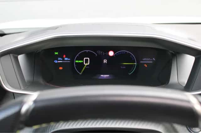 Peugeot e-2008 (2024) thumbnail 29