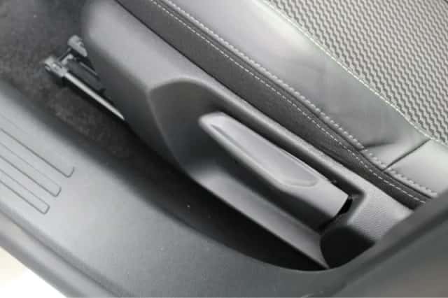 Peugeot e-2008 (2024) thumbnail 8