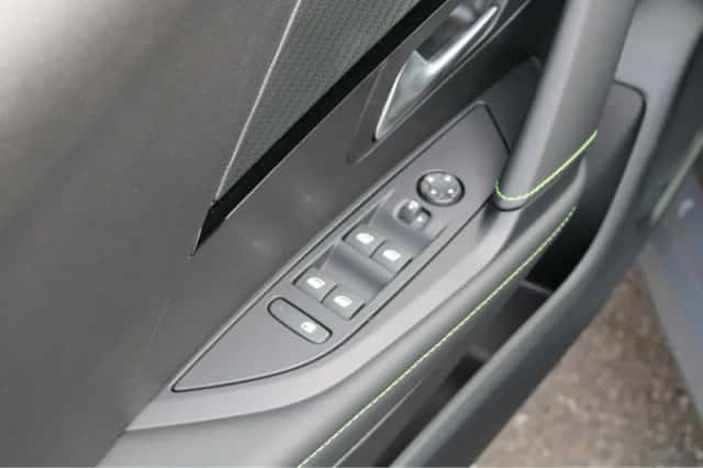 Peugeot 208 (2025) thumbnail 17
