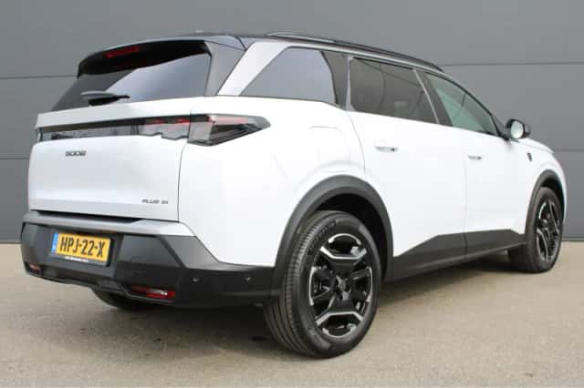 Peugeot 5008 (2025) thumbnail 2