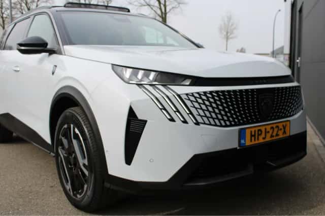 Peugeot 5008 (2025) thumbnail 9