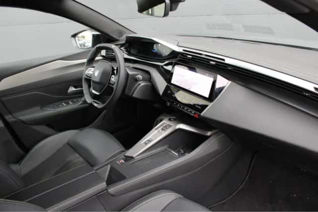 Peugeot e-308 (2025) thumbnail 3