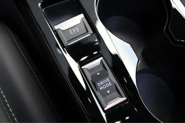 Peugeot 2008 (2022) thumbnail 19