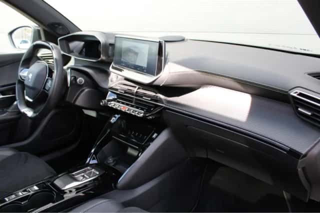 Peugeot 2008 (2022) thumbnail 3