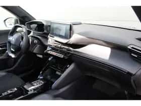 Peugeot 2008 (2022) thumbnail 3
