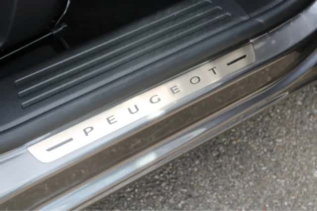 Peugeot 2008 (2022) thumbnail 5