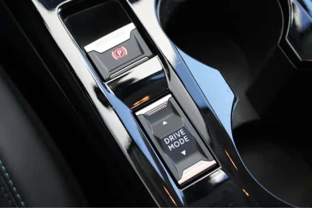 Peugeot 208 (2021) thumbnail 20