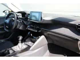 Peugeot 208 (2021) thumbnail 3