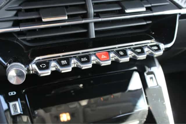 Peugeot 208 (2021) thumbnail 26