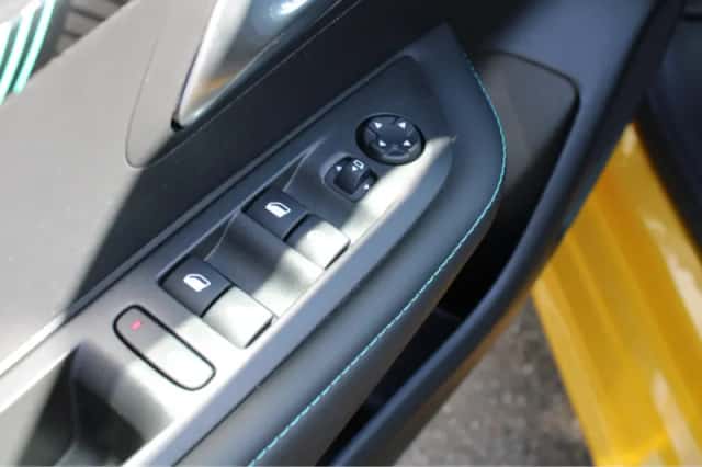 Peugeot 208 (2021) thumbnail 6