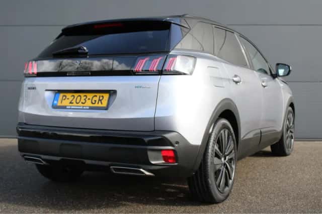 Peugeot 3008 (2022) thumbnail 2