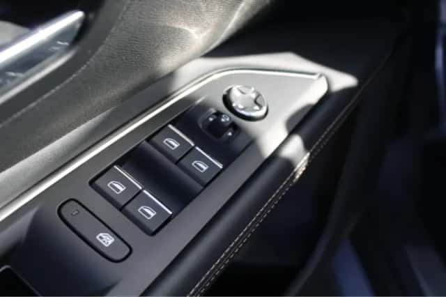 Peugeot 3008 (2022) thumbnail 18