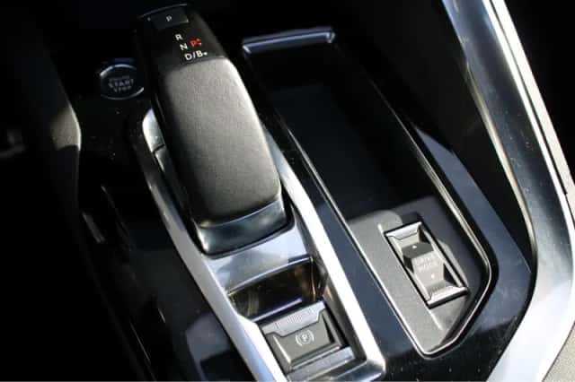 Peugeot 3008 (2022) thumbnail 21