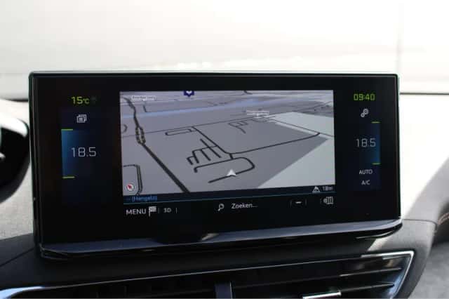 Peugeot 3008 (2022) thumbnail 23