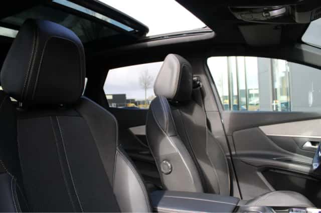 Peugeot 3008 (2022) thumbnail 4