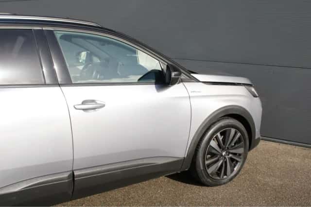 Peugeot 3008 (2022) thumbnail 9