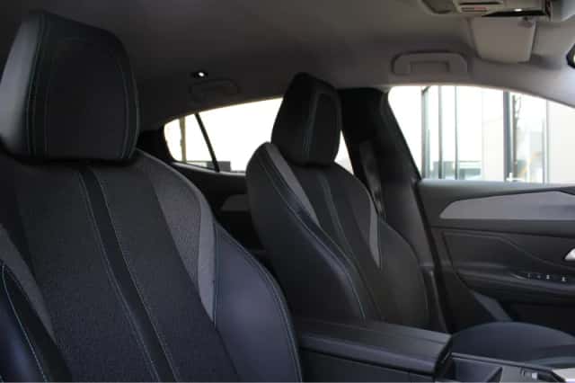 Peugeot 408 (2025) thumbnail 4