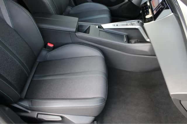 Peugeot 408 (2025) thumbnail 5