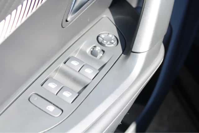 Peugeot 2008 (2023) thumbnail 14