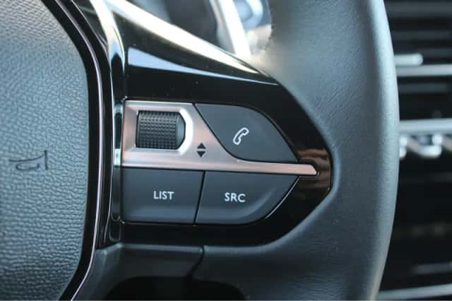 Peugeot 2008 (2023) thumbnail 25