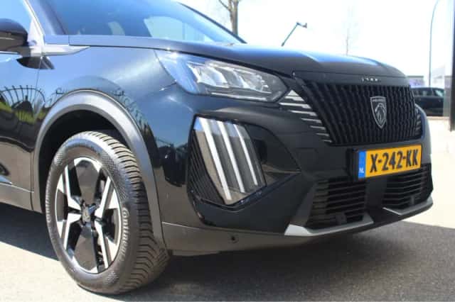 Peugeot 2008 (2023) thumbnail 6