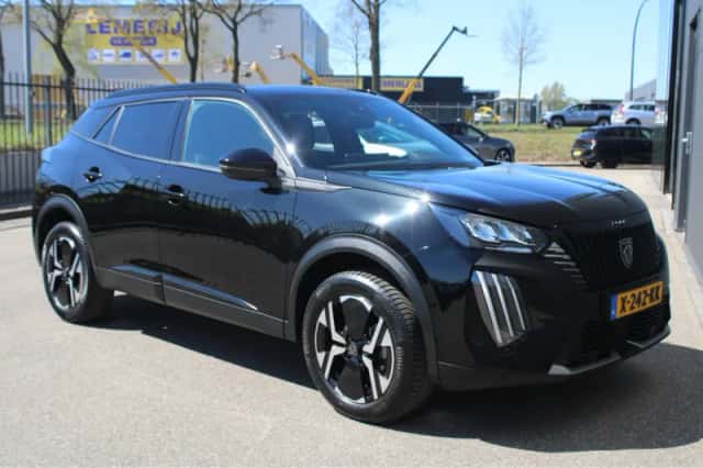 Peugeot 2008 (2023) thumbnail 7