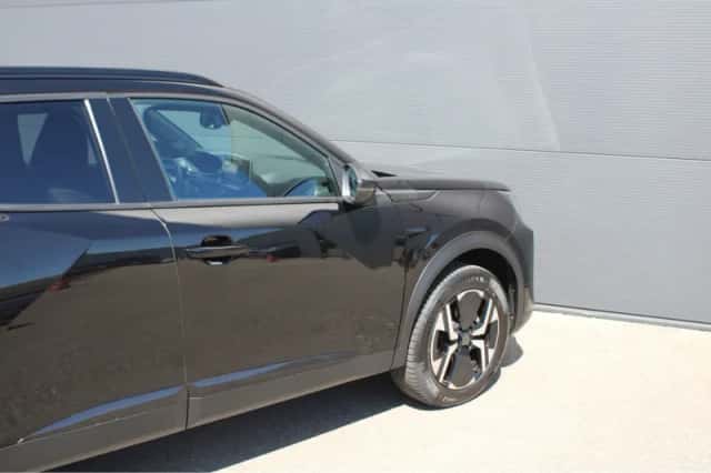 Peugeot 2008 (2023) thumbnail 8