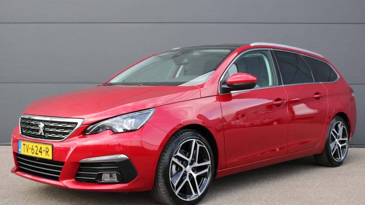 Peugeot 308 (2018) — foto 1