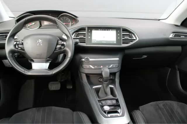 Peugeot 308 (2018) thumbnail 16