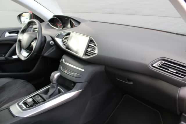 Peugeot 308 (2018) thumbnail 3