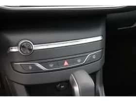 Peugeot 308 (2018) thumbnail 23