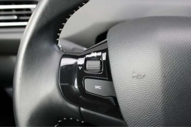 Peugeot 308 (2018) thumbnail 27