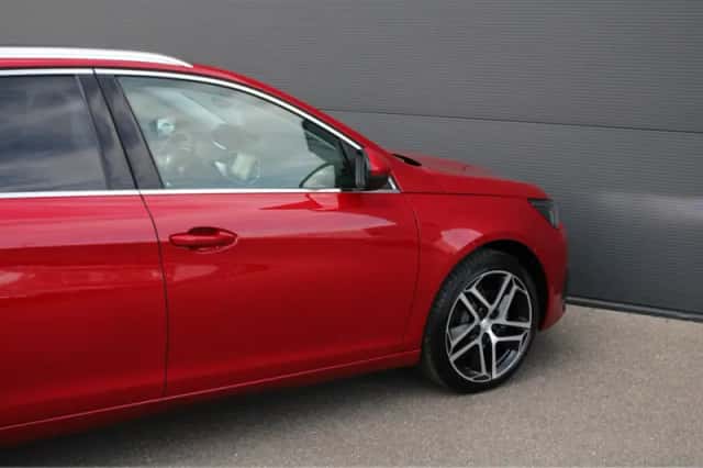Peugeot 308 (2018) thumbnail 10