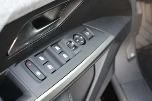 Peugeot 5008 (2025) thumbnail 18