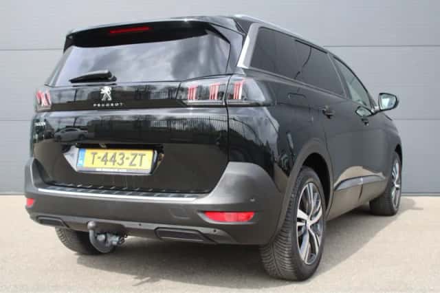 Peugeot 5008 (2023) thumbnail 2