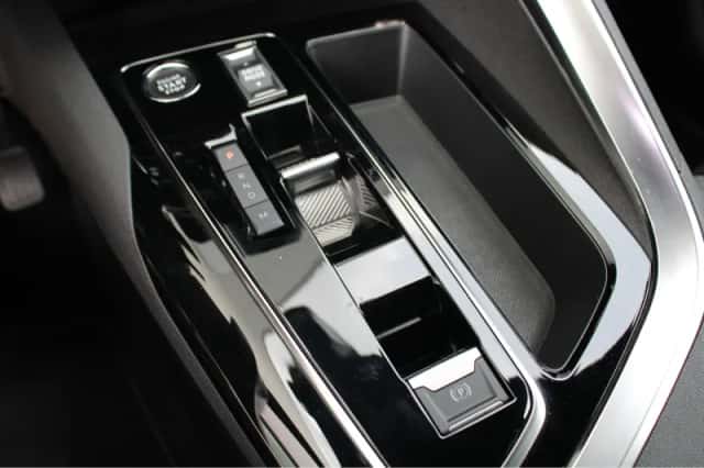 Peugeot 5008 (2023) thumbnail 20